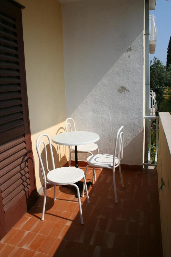 Apartments By The Sea Podgora, Makarska - 518 Exterior foto